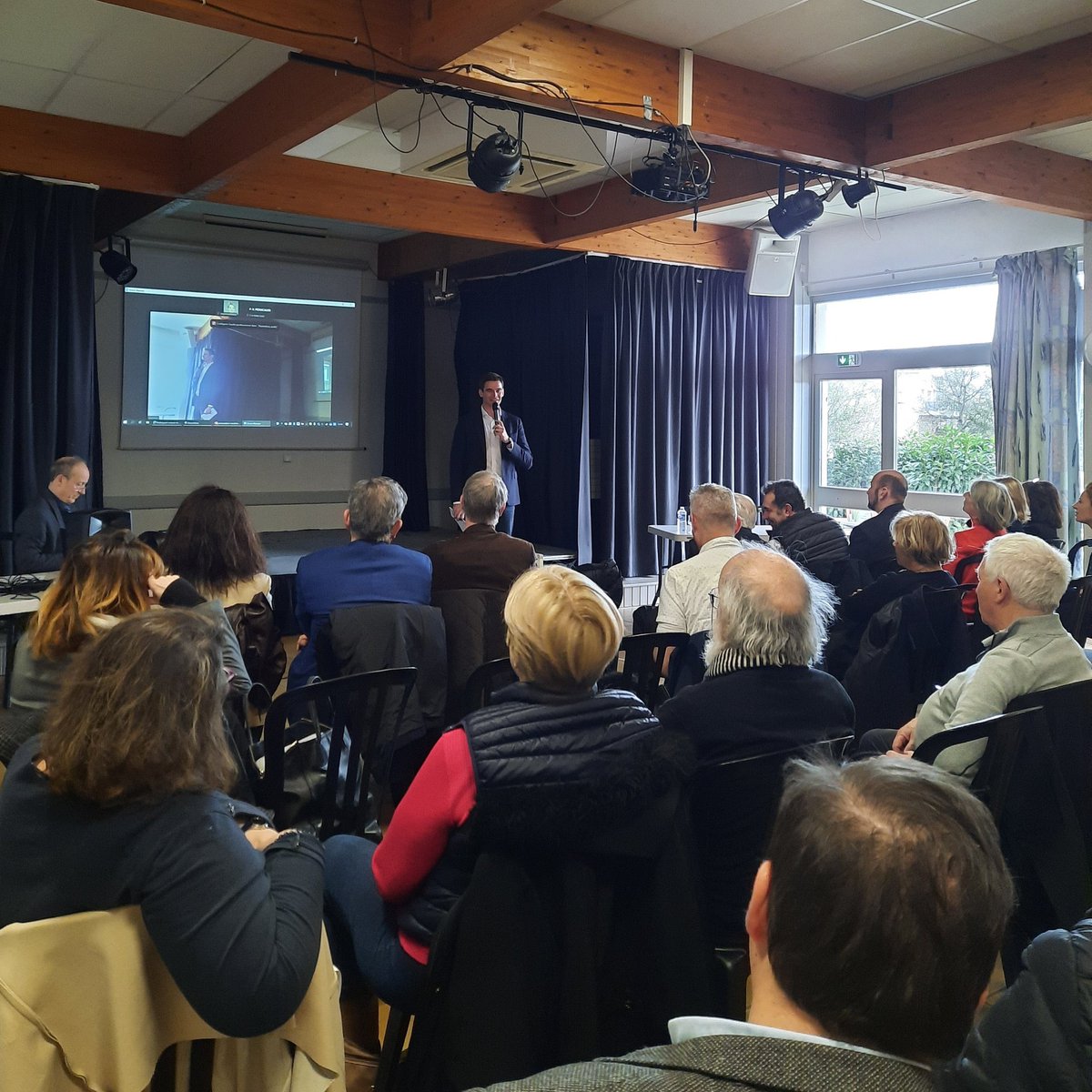 maudgatel's tweet photo. Dans le Puy-de-Dôme pour la convention #Auralp autour des élus, des adhérents du @MoDem et des @J_Democrates
Échanges riches sur l’implantation locale, sur justice et sécurité, le renforcement de notre modèle social et la souveraineté.
Merci de votre accueil ! https://t.co/hyO4v1kssX