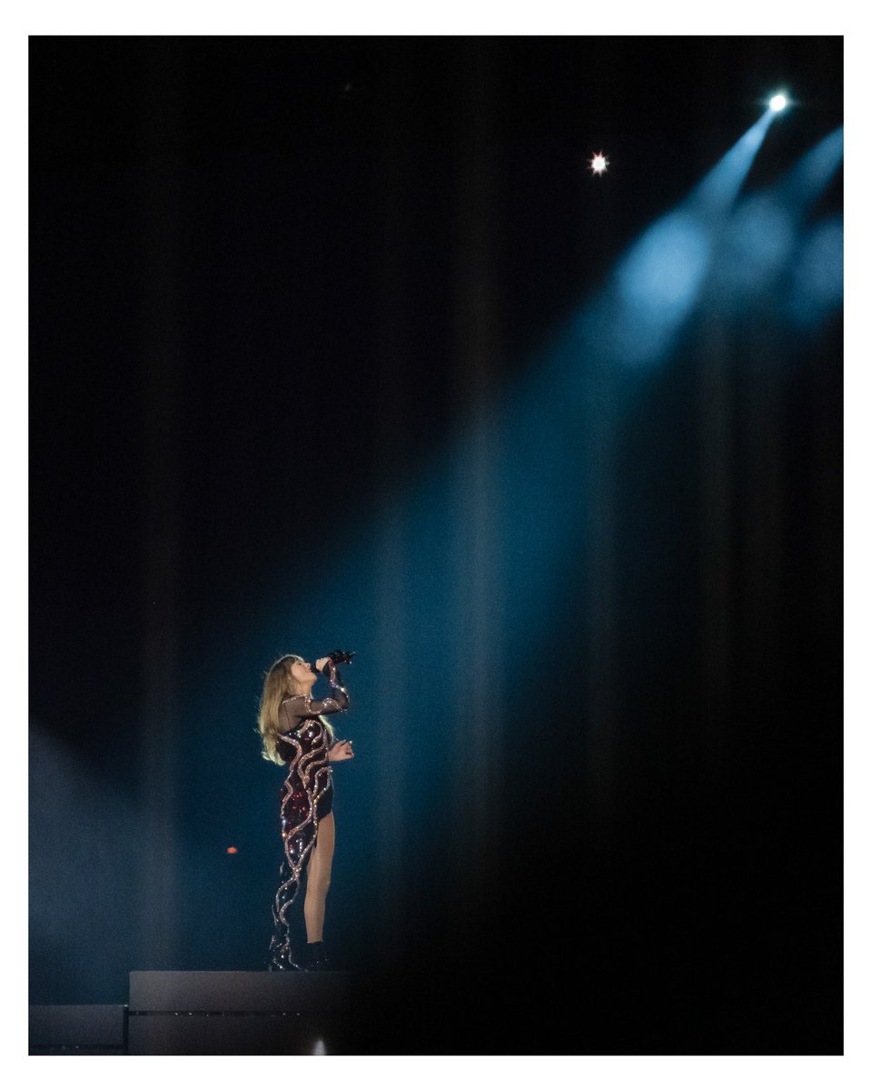 erintnm's tweet photo. A few photos I took during Taylor Swift’s The Eras Tour in Arlington, TX (3.31.23) https://t.co/xd3O55l2DC