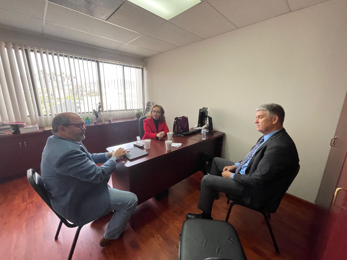JoseMarioMX's tweet photo. Me reuní con @JustinBrooks y con el equipo de #InnocentProject, para proponer ideas que permitan generar un “Proyecto Inocente” en México. La idea central es tomar toda la experiencia que tienen en liberar personas inocentes que se encuentra en prisión y poderlas aprovechar para aplicarlas en México. De la reunión surgieron la posibilidad de armar tres proyectos los cuales nos comprometimos en empezar a darles forma