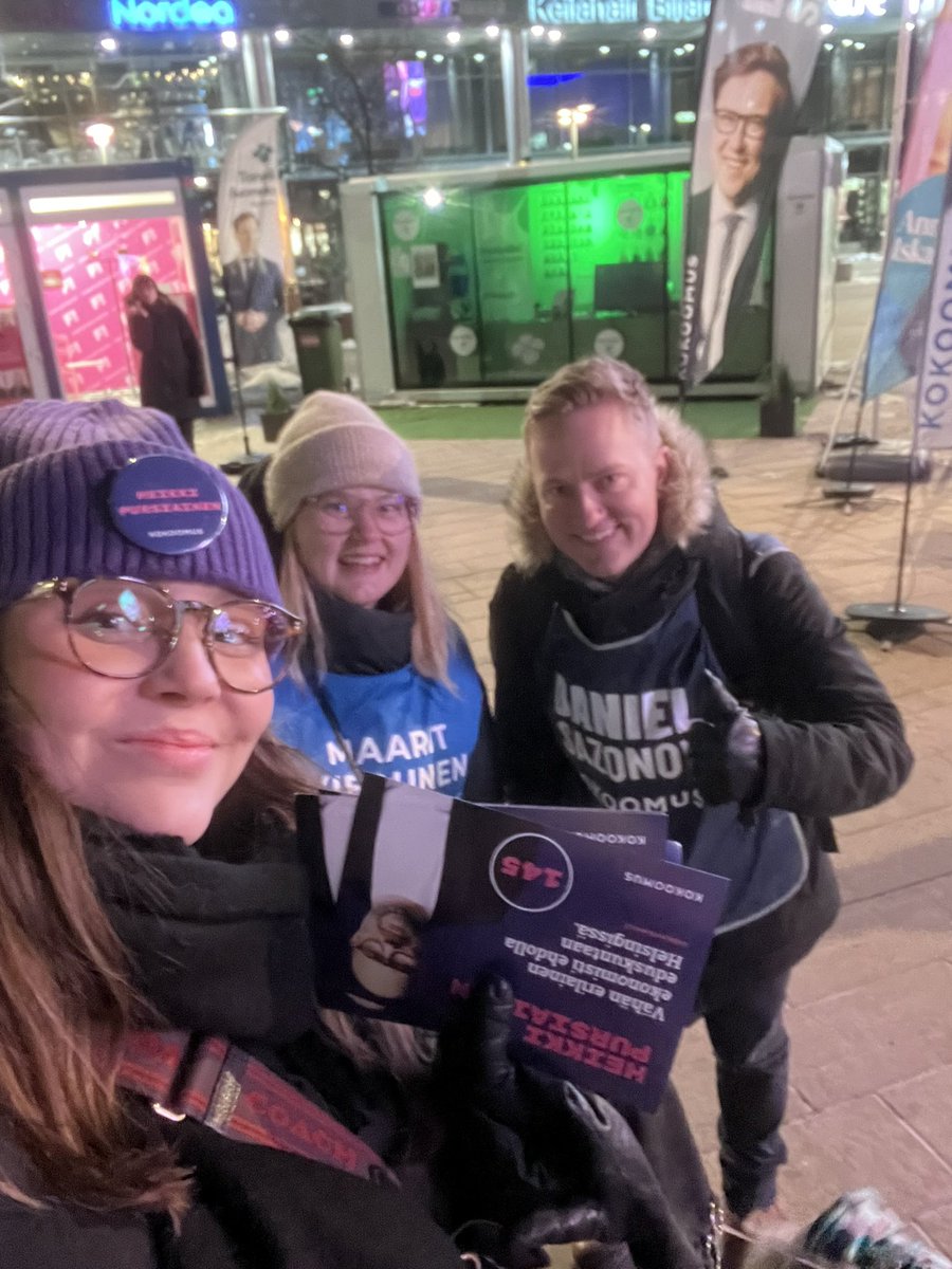 Vielä jaksaa! 

Tässä meillä <a href="/VeeraHellman/">Veera Hellman</a> ja <a href="/LauriSkon/">Lauri Skön</a> kanssa myös kolme erinomaista ehdokasta: <a href="/pursiain/">Heikki Pursiainen</a>, <a href="/maaritvie/">Maarit Vierunen</a> ja <a href="/Dansazo/">Daniel Sazonov</a>!