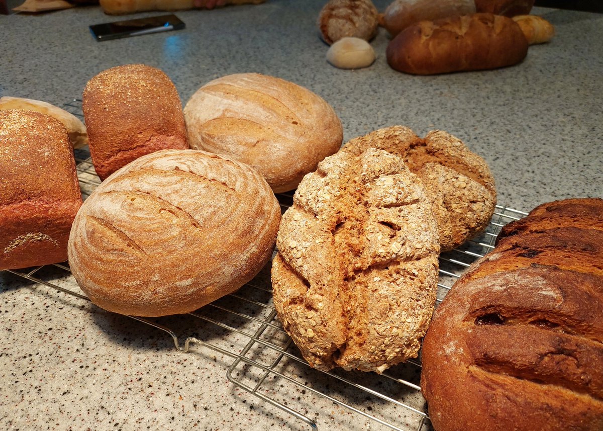 breadandgardens's tweet photo. A selection of the Bakes from @BlackfriarsRest bread workshop today. A cracking day's baking with a lovely group of folks. Enjoy your eating! https://t.co/Z2XV7L8xtV