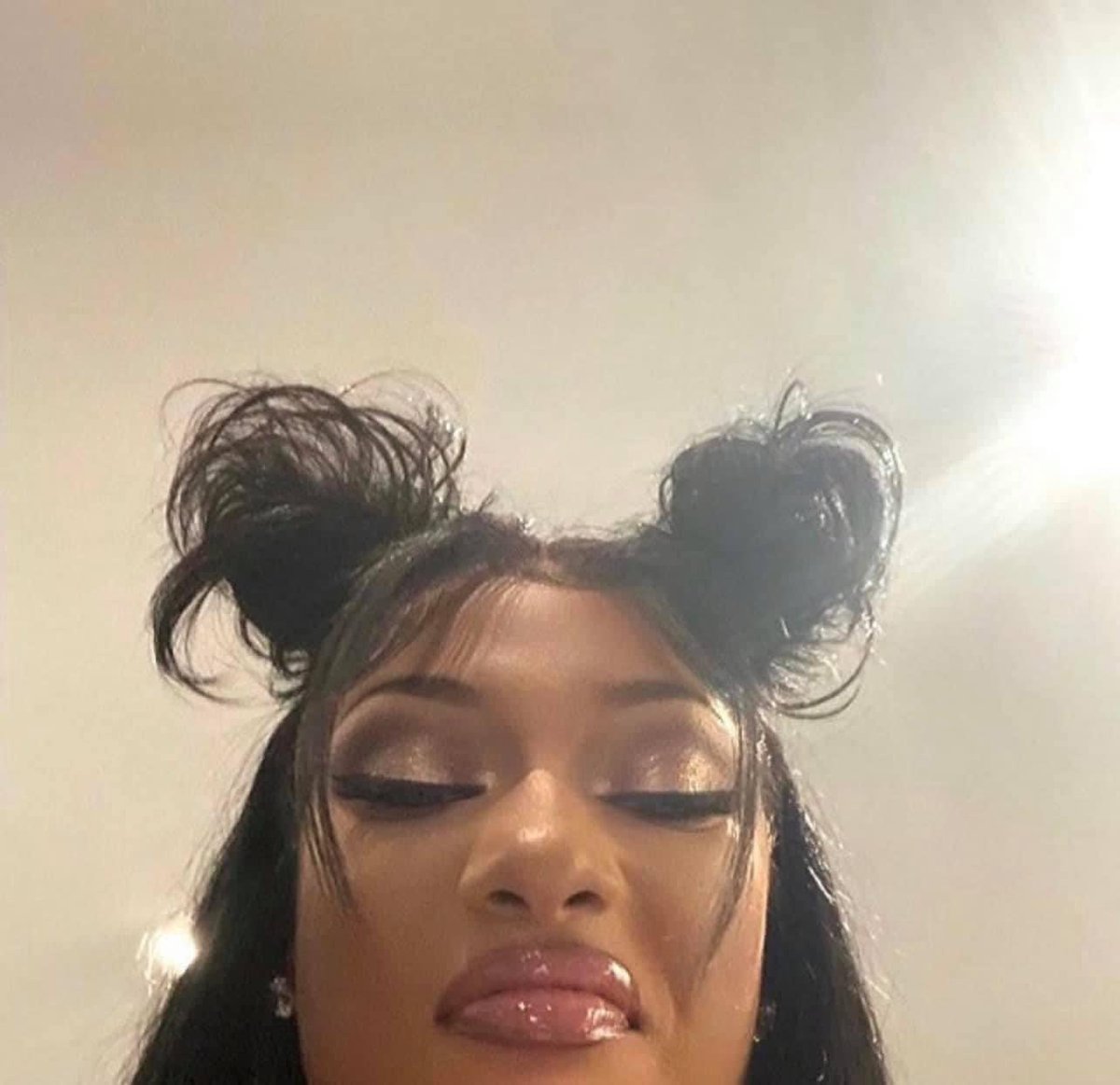 How I look at his story cause he think he cute🤣