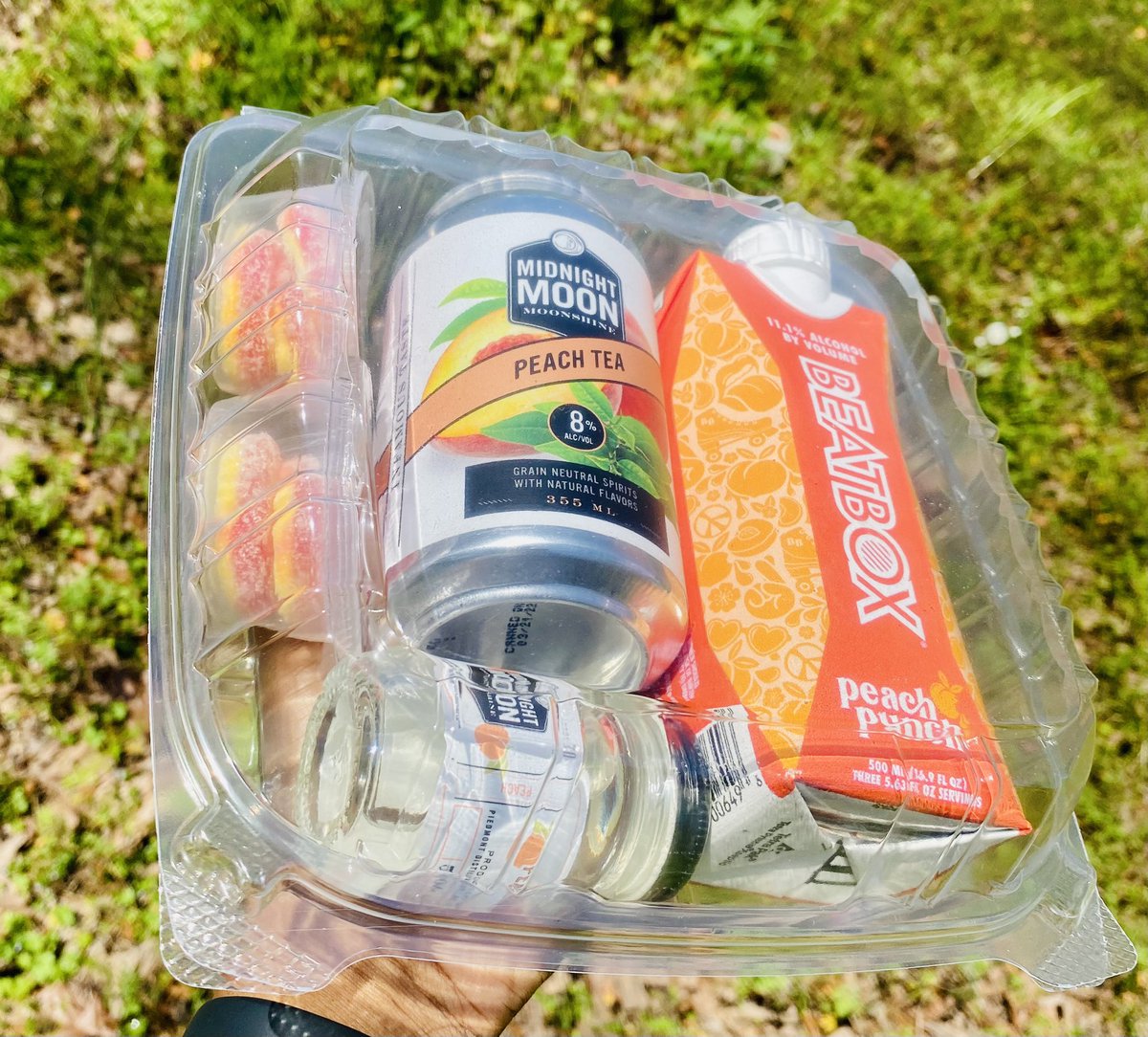 mervkneauxs's tweet photo. Merv’s Mix & Match Boxes
Part 1: Feelin’ Peachy 🍑
FT: @midnightmoonusa @BeatboxBevs
📺 Watch me make this & MORE 👇🏾
🍑 Facebook Reels
🍑 Instagram: https://t.co/bv41Rgc22j
🍑 TikTok: https://t.co/GHOArMn7ij
🍑 YouTube: https://t.co/l76FACd2zp
#FypSounds #ItsShineTime #FYP https://t.co/GJAZtxRs6r