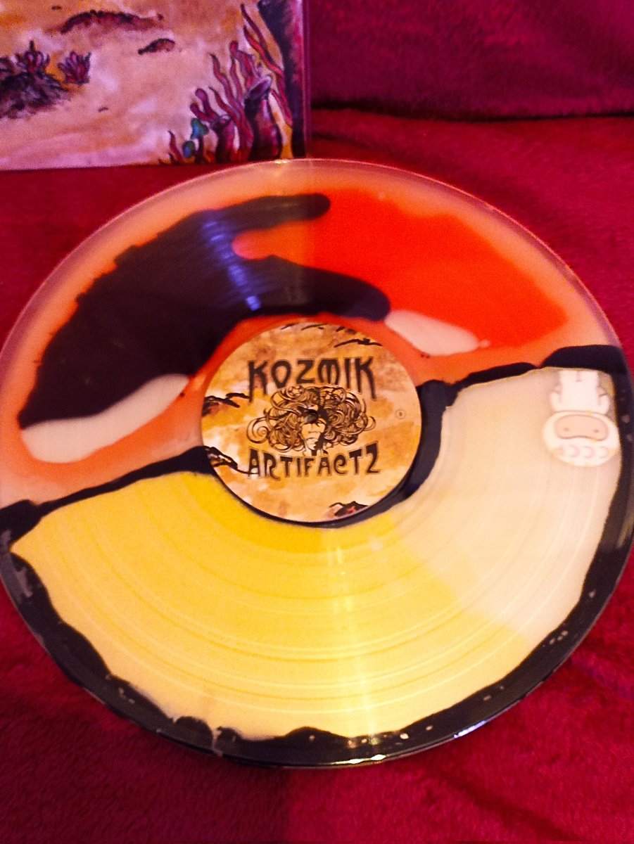 HENNI51999957's tweet photo. New double masterpiece welcome in my collection, double LP : one liquid 2 colors and one half Sand filled/half liquid filled !!! Amazing work !!! #liquidfilledrecord #customrecord @MicroforumVinyl @VinyleAudio @vinylishere ๐คฉ๐๐คฉ https://t.co/qZUmmu1rGZ