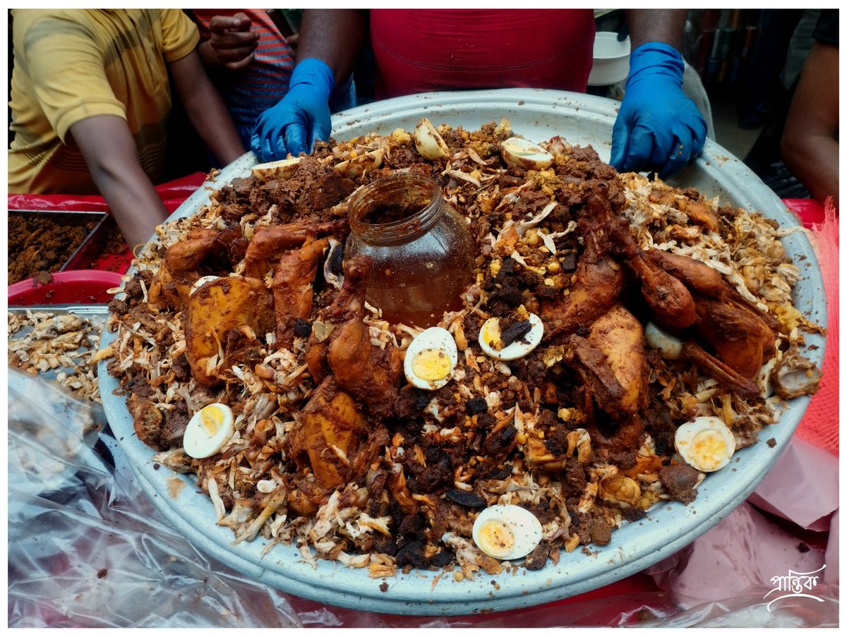 prantik_uxui's tweet photo. Dhaka's traditional Ifatari Hut đŽđĨâ¤ī¸
|| Chawkbazar, March 2023 ||
#iftar #chakbazar #chawkbazar #iftari #hut #dhaka #traditional #iftarihut #dhakatradition #food #street #streetfood #delecious #deliciousfood #photography #foodphotography #streetphotography https://t.co/MEzTwFVkeh