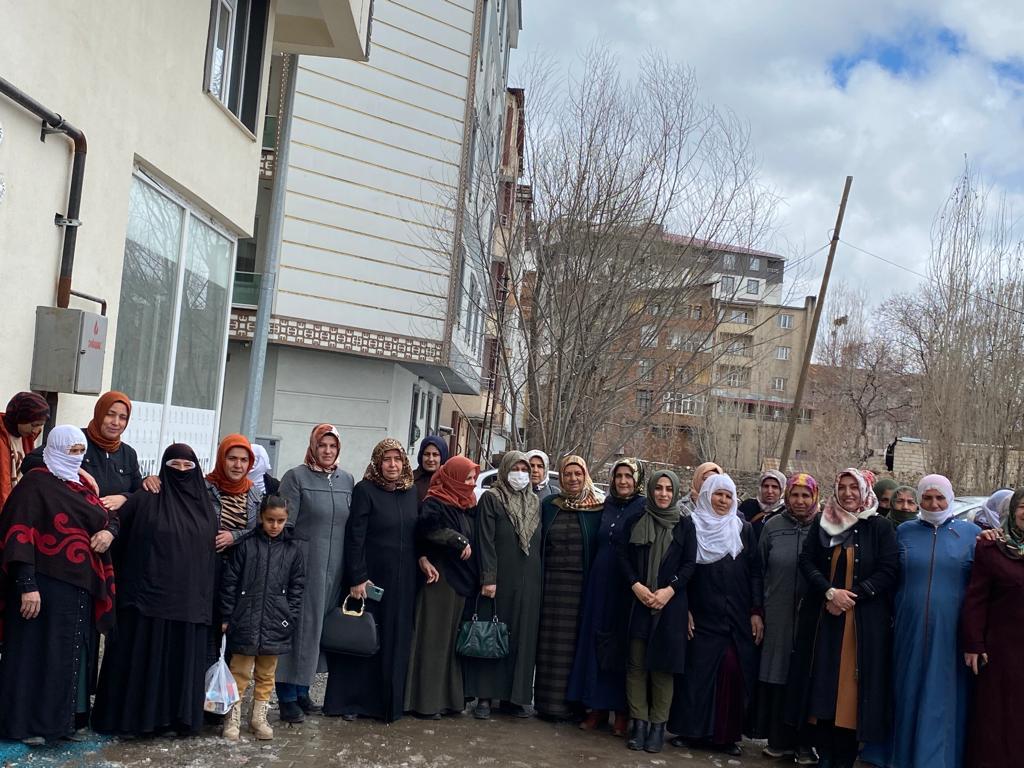kad_agr's tweet photo. Patnos ilçemizde seçim g��ndemli  kadın buluşması 

#DisaEm #bizdeğiştireceğiz https://t.co/rZP9iMNVTH