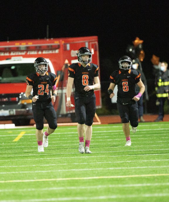 SamuelRLaraa's tweet photo. I miss playing my brothers. Some of the best memories i’ll ever create🧡 https://t.co/rk5i2NiPL3