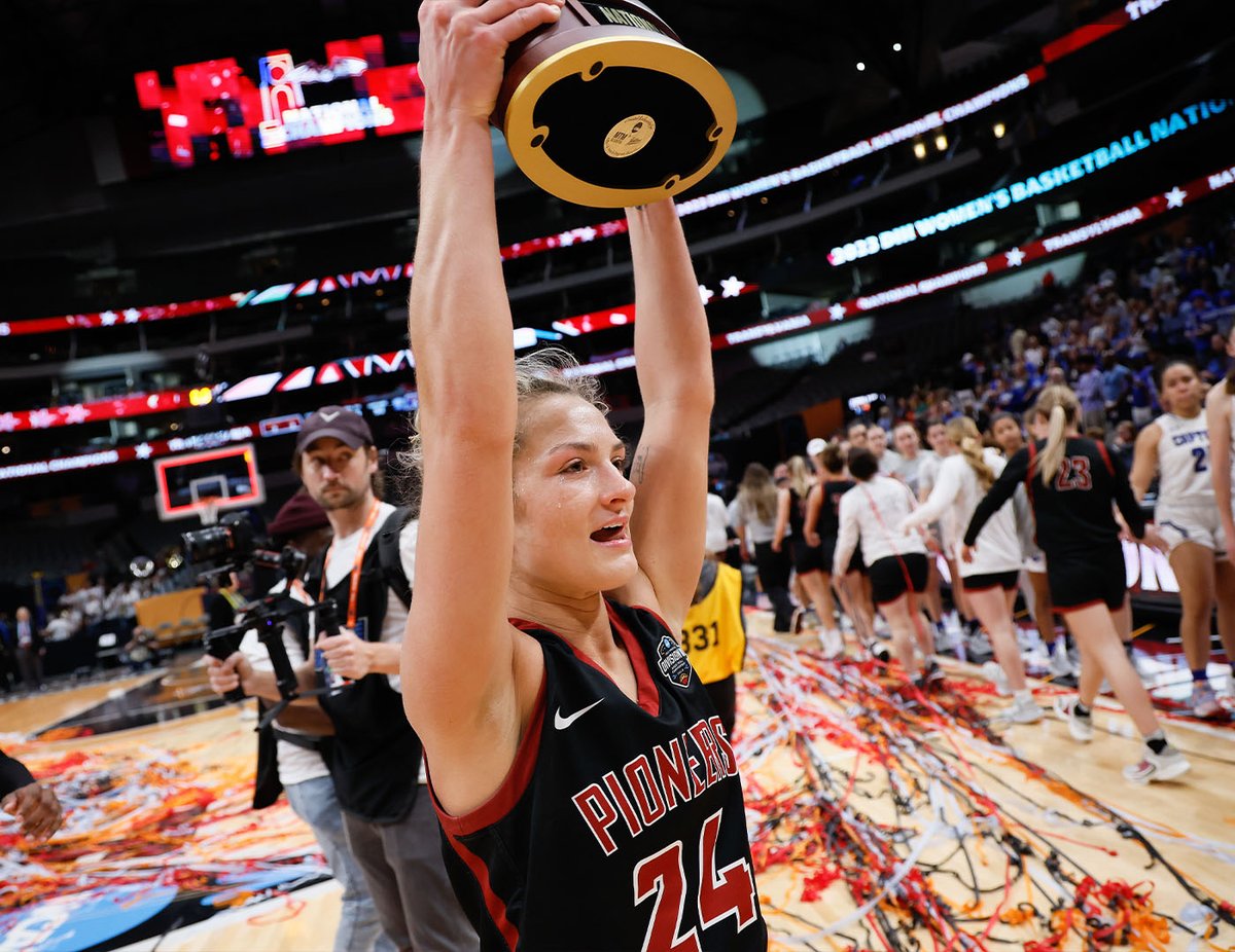 NCAADIII's tweet photo. Congratulations to @TransySports, the 2023 Division III Women's Basketball Champions 🏆

#D3hoops | #WhyD3 https://t.co/n1aecu3yeA