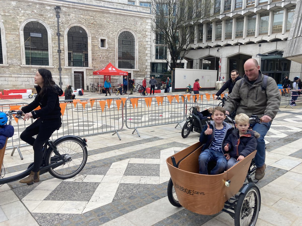 HayleyBuffery's tweet photo. Great day out #CargoBikeSummit with @WineRides . Every kid was smiling as they got ridden around, hope it leads to many more cargo bikers @landor_links &amp; lovely to meet @CycleSprog https://t.co/Y0lpU24ICn