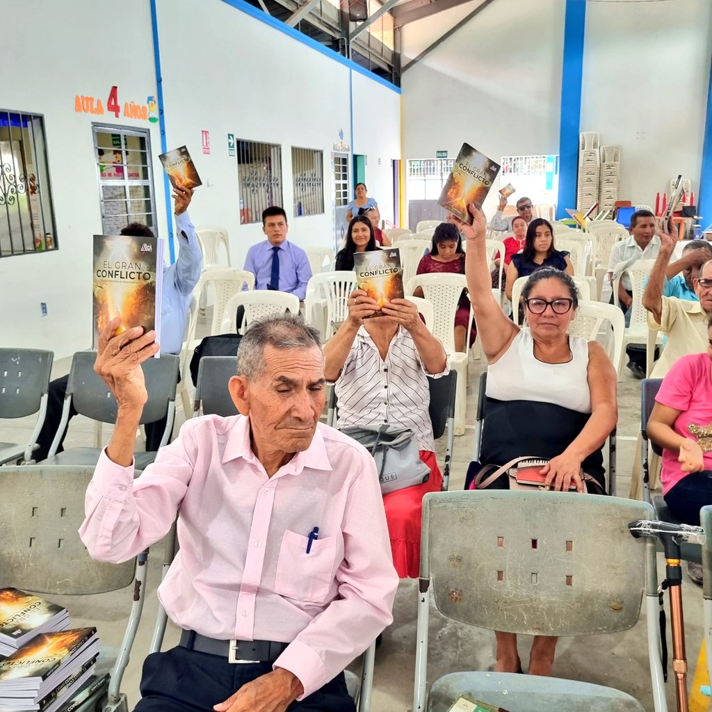 JoseUrciaCarlos's tweet photo. 🙏 Miembros de la Iglesia Adventista Maranatha🌴🇵🇪 listos para compartir el mensaje de esperanza en esta #SemanaSanta2023 #JesúsVenció. ❤️ Participa con toda la familia, Dios tiene un gran propósito para ti. 🤗
#DMUtcubambaC https://t.co/59rAJfOaGg
