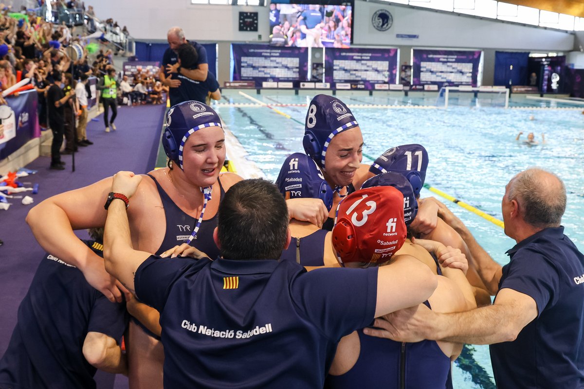 campsmanel's tweet photo. Les reines de l’Astralpool @CN_Sabadell no abdiquen. El 50% de les darreres 12 Champions League porten segell sabadellenc. El cicle continua.

📸 V. CASTILLO https://t.co/rM2doUlDEf