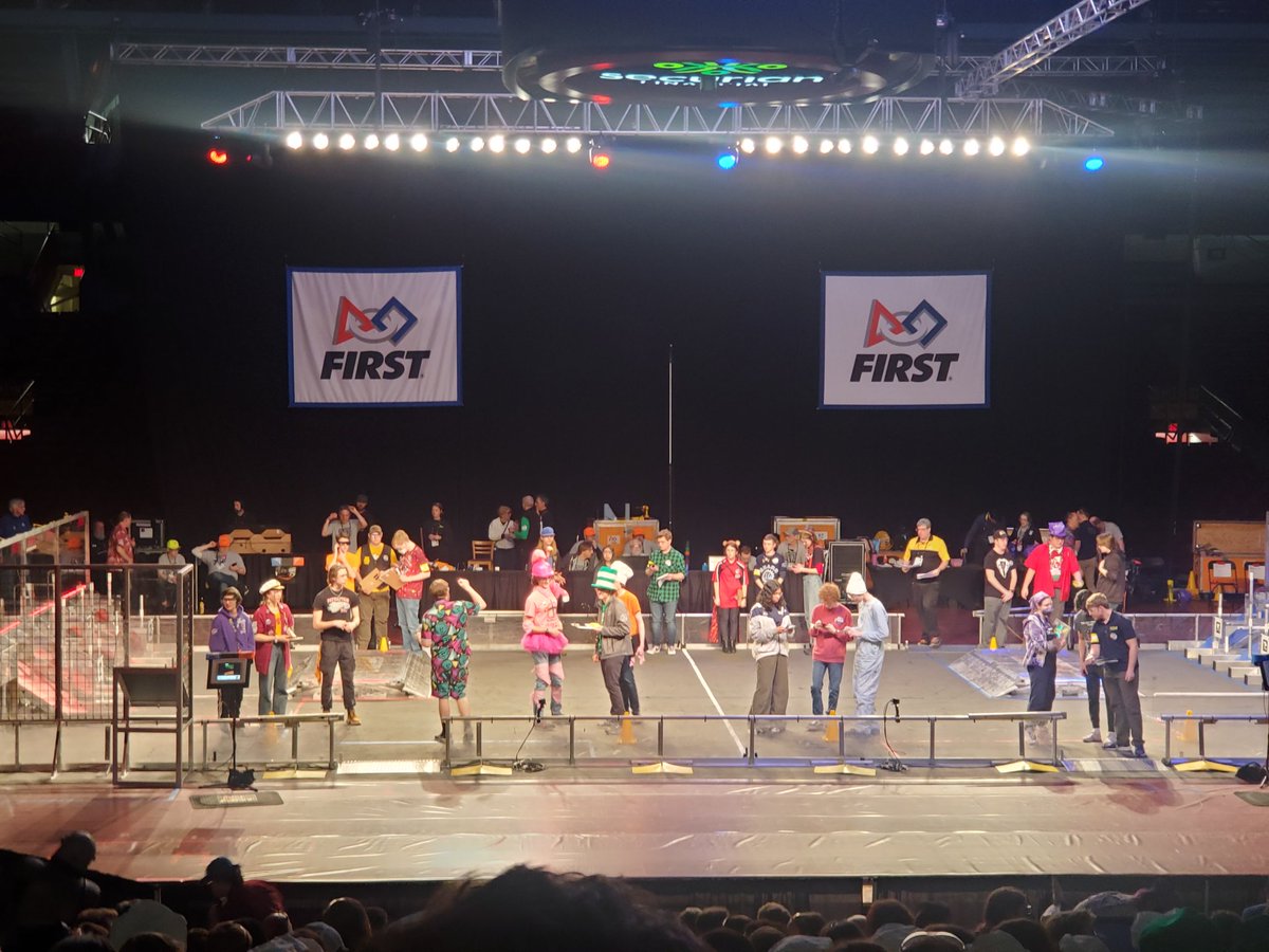 teambjorg's tweet photo. Team 1816, 2470, and 2549 have joined in an alliance for the playoff matches at the 10,000 lakes competition! Wish our teams luck!!! We can't wait to beat the competition 🦩 https://t.co/vn30myQ5xX