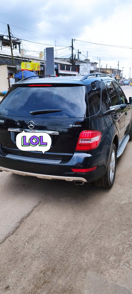 TheOneG237's tweet photo. Yango aussi exagère. Comment on m'envoie une voiture comme ça après on me demande de payer 650F ? https://t.co/Em39QjfjFs