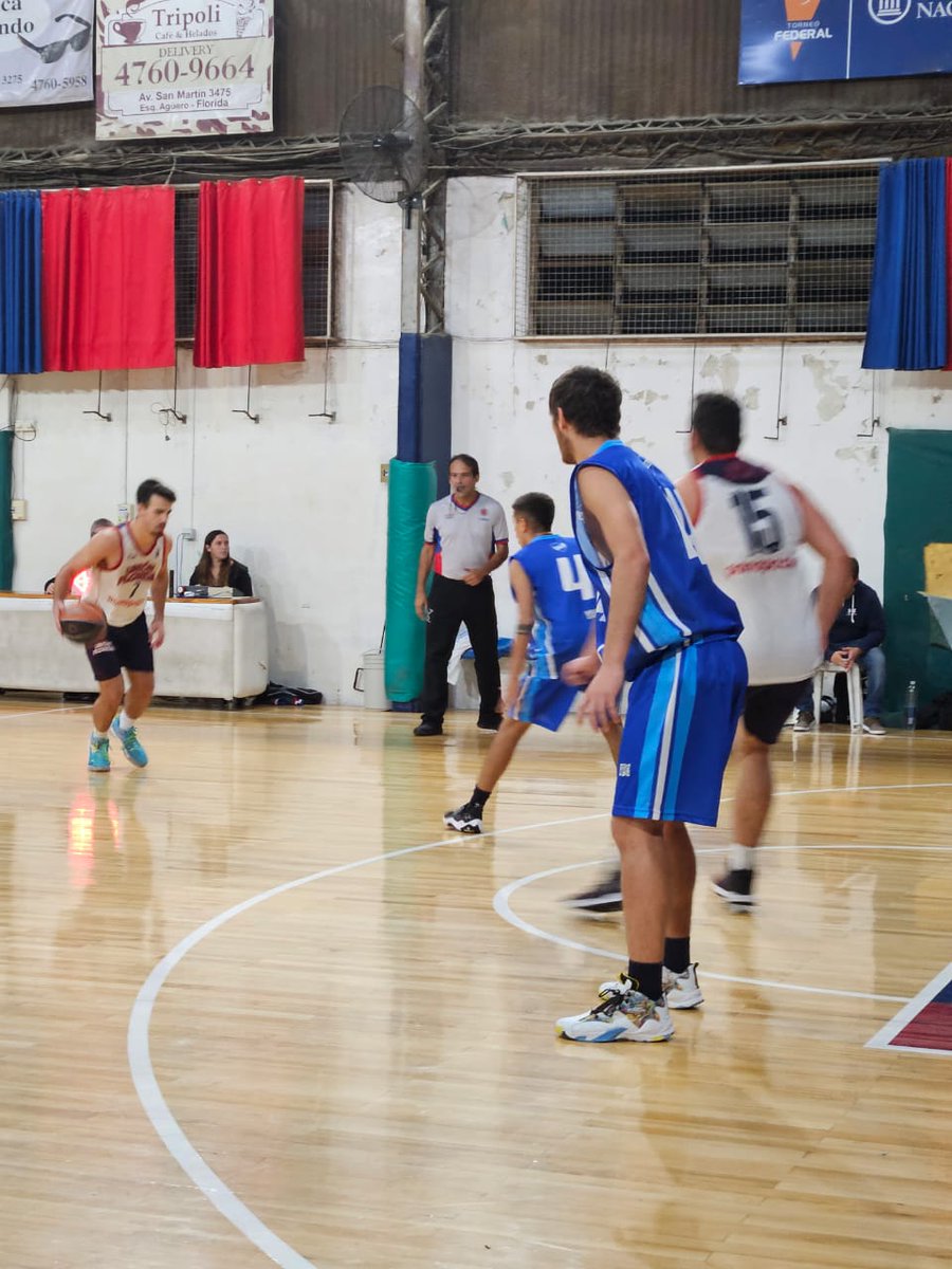 DEBUT CON TRIUNFO ✨

La primera venció anoche a Unión Florida por 76-57 en lo que fue su primera actuación oficial de la temporada.

¡Sigamos así, muchachos! 🙌🏻

#VamosAdelina🔵⚪