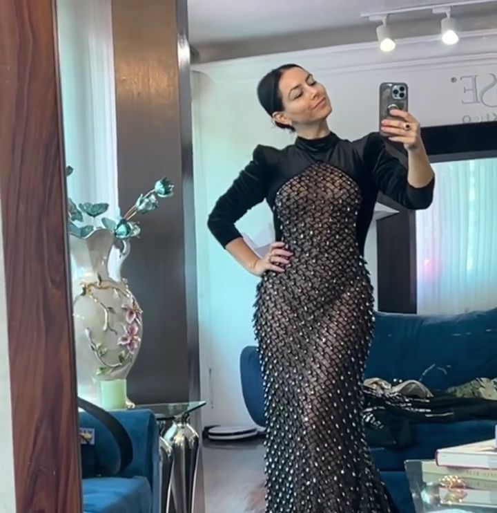 raulf967's tweet image. ¡ y llego el sabadito 😁😁😁 y para endulzar esta bella tarde les dejo una linda muñequita la sensualisima @ClaudiaLizaldi wooow que buenota salio clau con este vestidito #uffffff sin duda lo mas rico de hoy y tambien es #elbizcochodelfindesemana #prettyclau 😋😋😋 #FelizSabado !