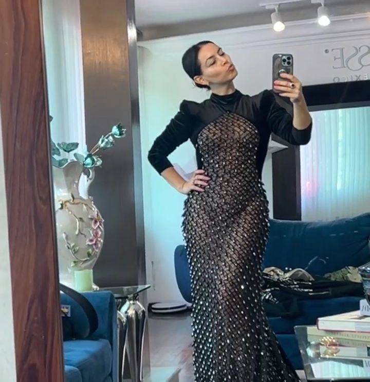 raulf967's tweet image. ¡ y llego el sabadito 😁😁😁 y para endulzar esta bella tarde les dejo una linda muñequita la sensualisima @ClaudiaLizaldi wooow que buenota salio clau con este vestidito #uffffff sin duda lo mas rico de hoy y tambien es #elbizcochodelfindesemana #prettyclau 😋😋😋 #FelizSabado !