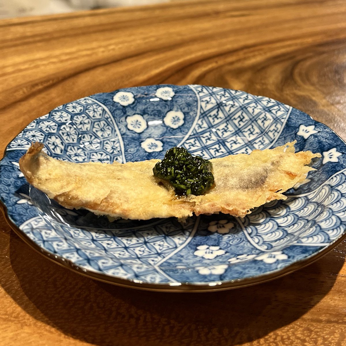 pys_jrnn's tweet photo. Hakata Tempura Nagaoka Ekkamai ร้านเทมปุระจากเมืองฟุกุโอกะมาเปิดที่เมืองไทยแล้ว แป้งบางกรอบอร่อยมาก แนะนำโอเด้งหัวไชเท้า เห็ดหอมกุ้ง ชีสกามองแบร์ทอด กินกับเลม่อนชูไฮเย็นๆ ดียยย์ จองผ่าน DM ในไอจีร้านได้เลยช่วงนี้ soft opening! https://t.co/tgOLob4IgU