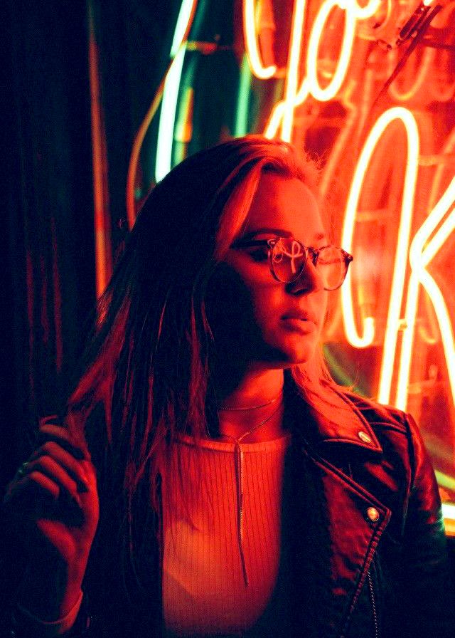 ionztomo16's tweet photo. STAR ATTRACTION 💫 by Juan Gago
#feelinglikethat #malibu #poetry #art #sogood #neonnights #anothertime https://t.co/8If34WlR9y