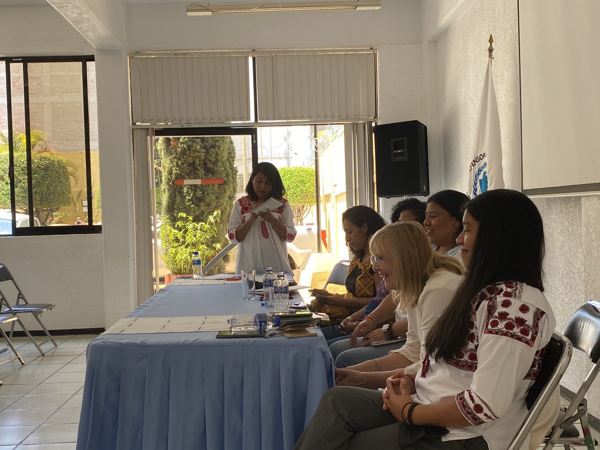 RSaberes's tweet photo. Concluimos la presentación y mesa de diálogo en torno a la Realización de las cápsulas radiofónicas en Didxazá del Istmo de Tehuantepec y en castellano con relación a la Violencia de obstétrica en Oaxaca. 

Gracias @GIRE_mx y también al @ISBeauvoir 💚 https://t.co/kDRpcO6l9x