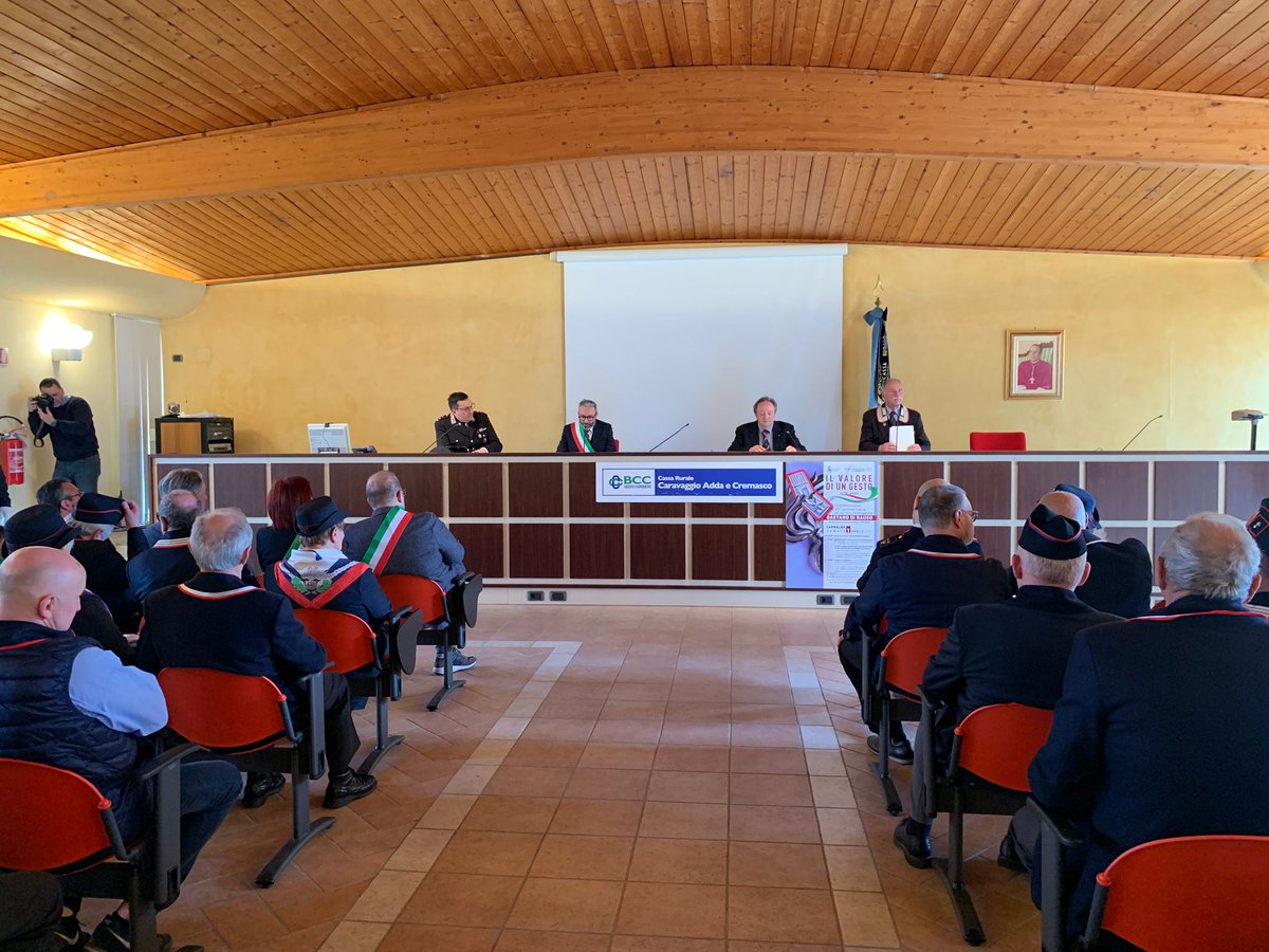 DamianoCattaneo's tweet photo. Il valore di un gesto

Il sacrificio di Gaetano non è dimenticato, a distanza di 45 anni il suo ricordo continua a far parte della memoria viva di questo paese. 

Commemorazione
45° anniversario del sacrificio del Brigadiere Gaetano Di Rauso.

#Capralba #Carabinieri 
#ilbriz https://t.co/bsJUXLqXXr