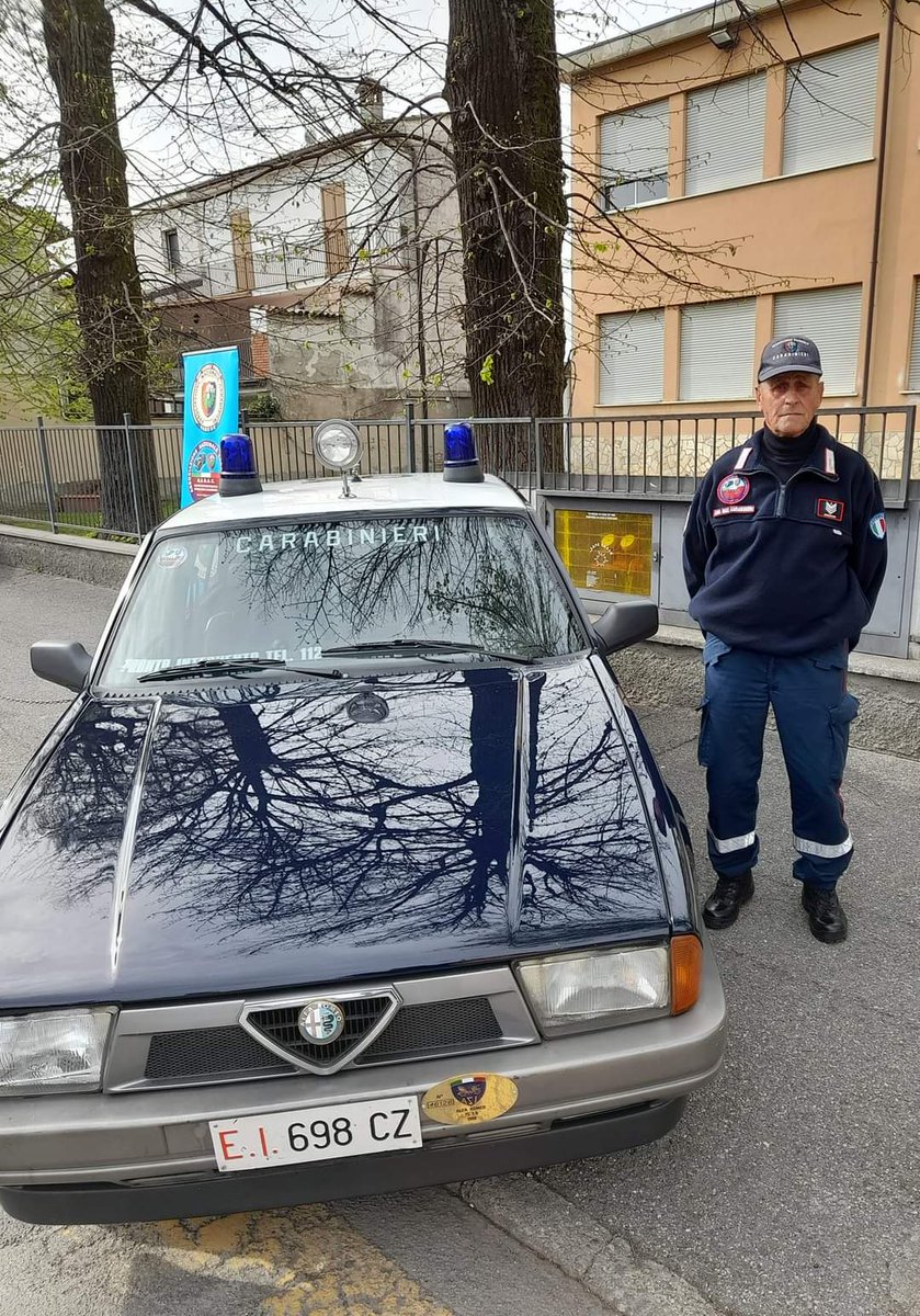 DamianoCattaneo's tweet photo. Il valore di un gesto

Il sacrificio di Gaetano non è dimenticato, a distanza di 45 anni il suo ricordo continua a far parte della memoria viva di questo paese. 

Commemorazione
45° anniversario del sacrificio del Brigadiere Gaetano Di Rauso.

#Capralba #Carabinieri 
#ilbriz https://t.co/bsJUXLqXXr