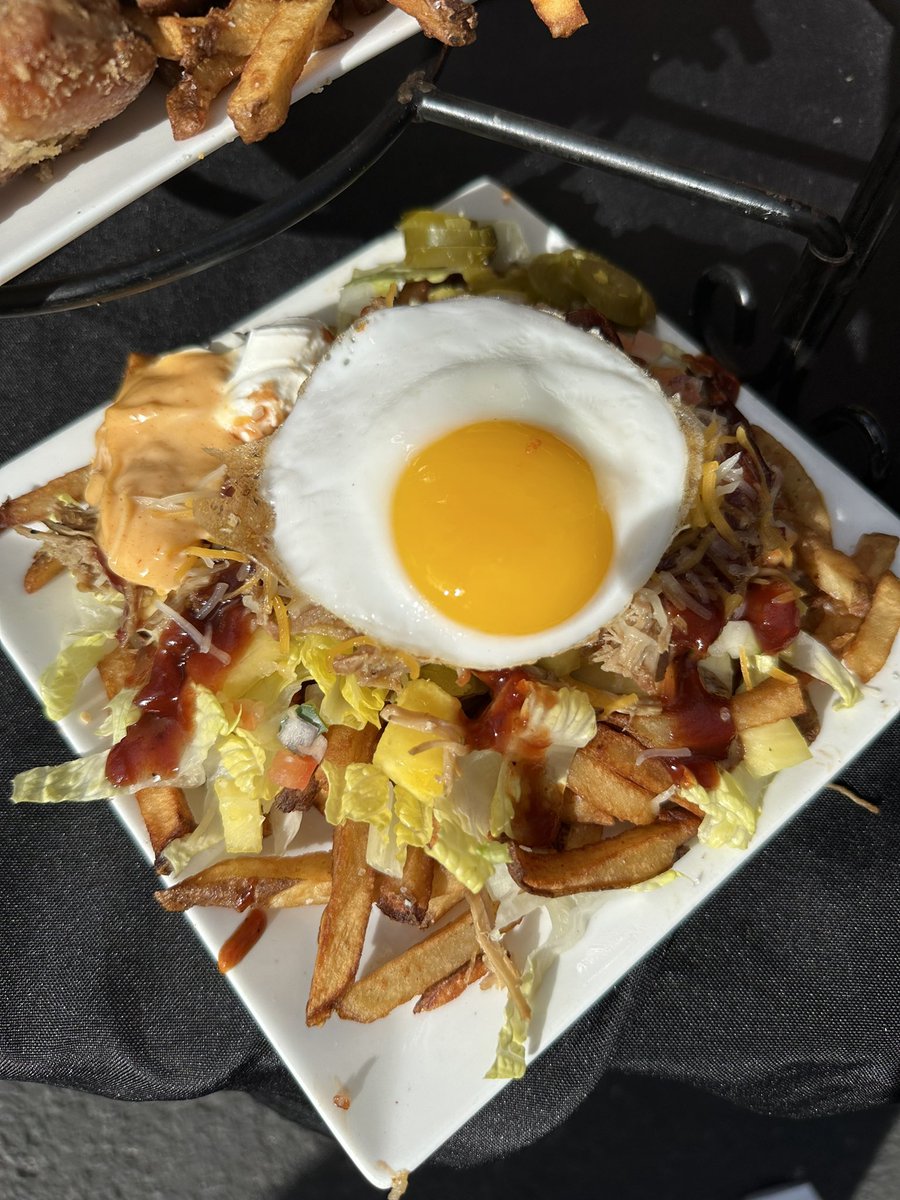 Join us tonight from 3-10pm in front of International Marketplace for the Waikiki Pau Hana Festival. We will be serving up IG famous pineapple bowls, Big Island Grass fed beef burgers, and Fresh Cut Fries.