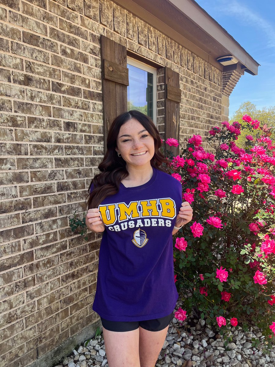 KamrynTaylor16's tweet photo. I am so excited to announce my verbal commitment to further my athletic and academic career at UMHB. I want to thank my coaches, friends, and especially family. Thank you so much coach Elkins for giving me the opportunity to play soccer for you!! GO CRU 💜💛

@CruWomensSoccer https://t.co/puoWtxVXst