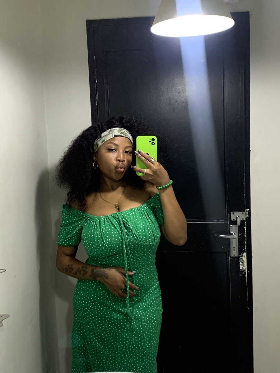 badlikemike_'s tweet photo. Day in the life of a girl obsessed with green 💚 https://t.co/teQlfrxo9o