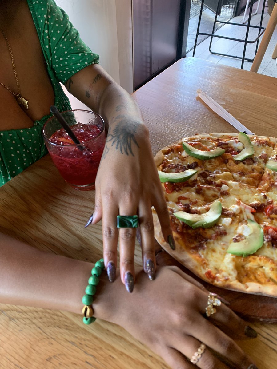 badlikemike_'s tweet photo. Day in the life of a girl obsessed with green 💚 https://t.co/teQlfrxo9o