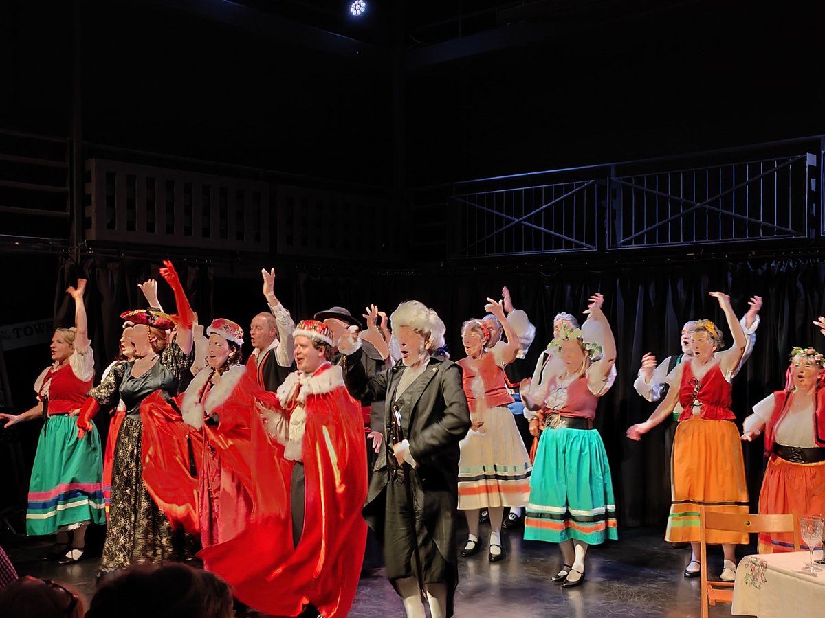 Somerset Opera tweet media