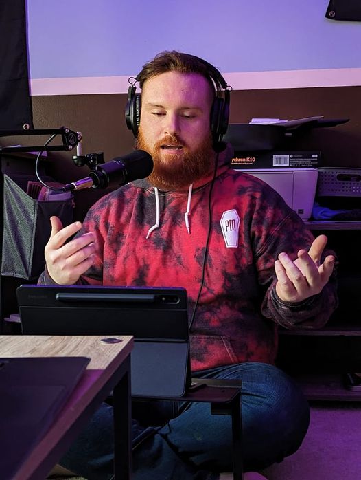 bleeding_grave's tweet photo. Austin casually describing himself as he gives a description of a serial killer for next week's episode 👀👀
New episodes every Monday!
...
#thebleedinggrave #minnesotapodcasters #minnesotacheck #podcasting #truecrime #paranormal #supernatural #macabre #morbid #darkhistory https://t.co/Wc7LmuTv7g
