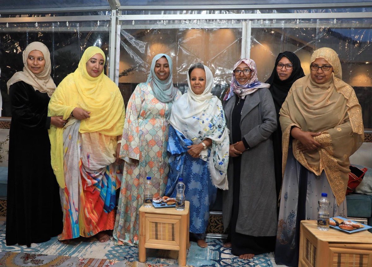 SahleWorkZewde's tweet photo. ዘንድሮም ለረመዳን ባዘጋጀነው ኢፍጣር የተገኙትን የኢት/የእስልምና ጉዳዮች ጠ/ም/ቤት ፕሬዚዳንት ሼክ ሃጂ ኢብራሂም:የም/ቤቱ አባላት: አባቶች:እህቶቼን…አመሰግናለሁ።የጾም ወቅቶች በመደራረባቸው በሚልዮን የሚቆጠሩ ዜጎችን ጸሎት ፈጣሪ ይቀበልልን:: https://t.co/p6MFgEN6fI
