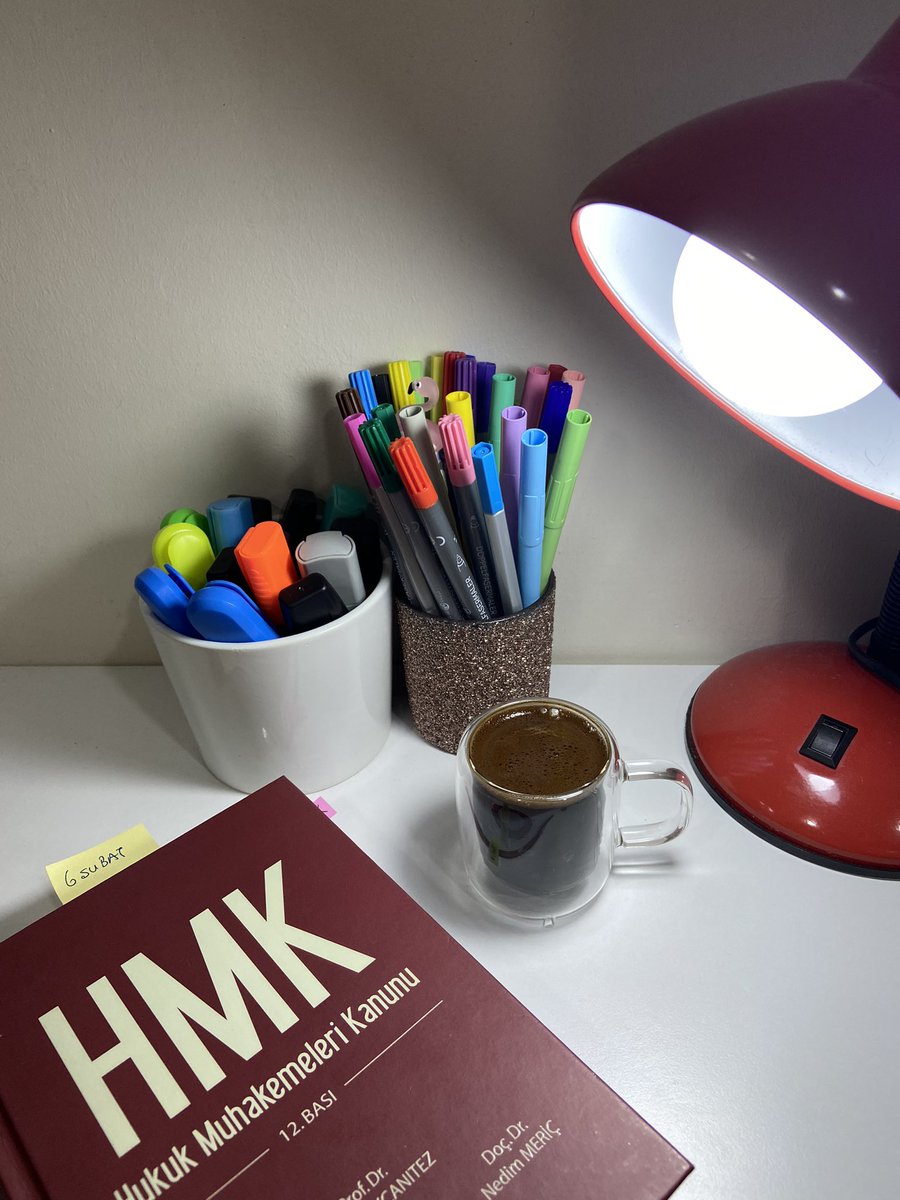 Life goes on arkadaşlar 🥲 
#vizeler #online #hukukfakültesi