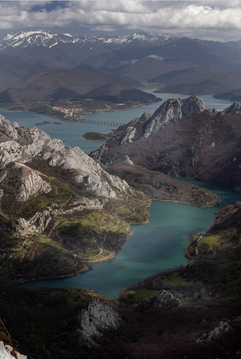 Las antiguas tierras de Vadinia.

Riaño, Llión

📷: Valentín Costo García