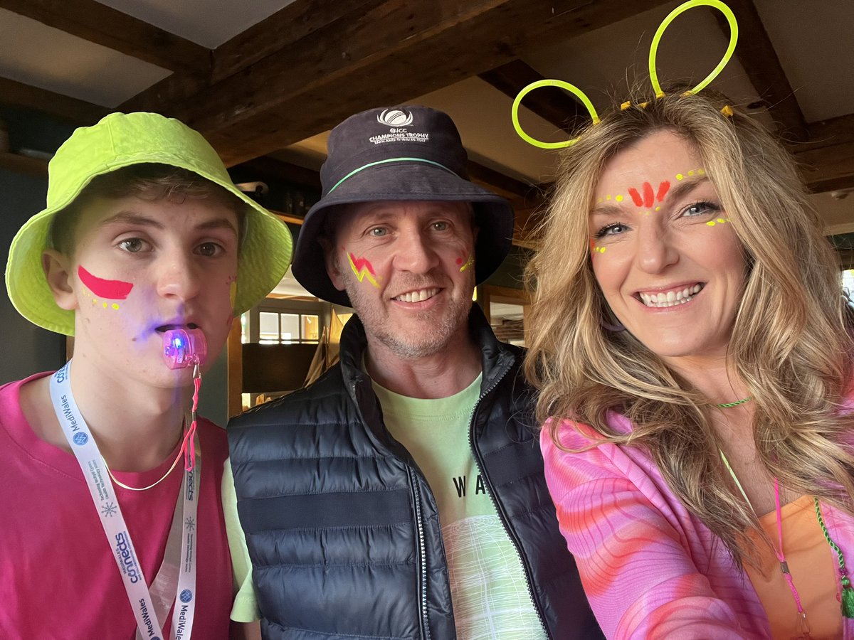 nadine_payn's tweet photo. Tell me you’re on rugby tour, without telling me you’re on rugby tour! #caerleonrfc #rugbyfamily https://t.co/0bdTgXnsvU