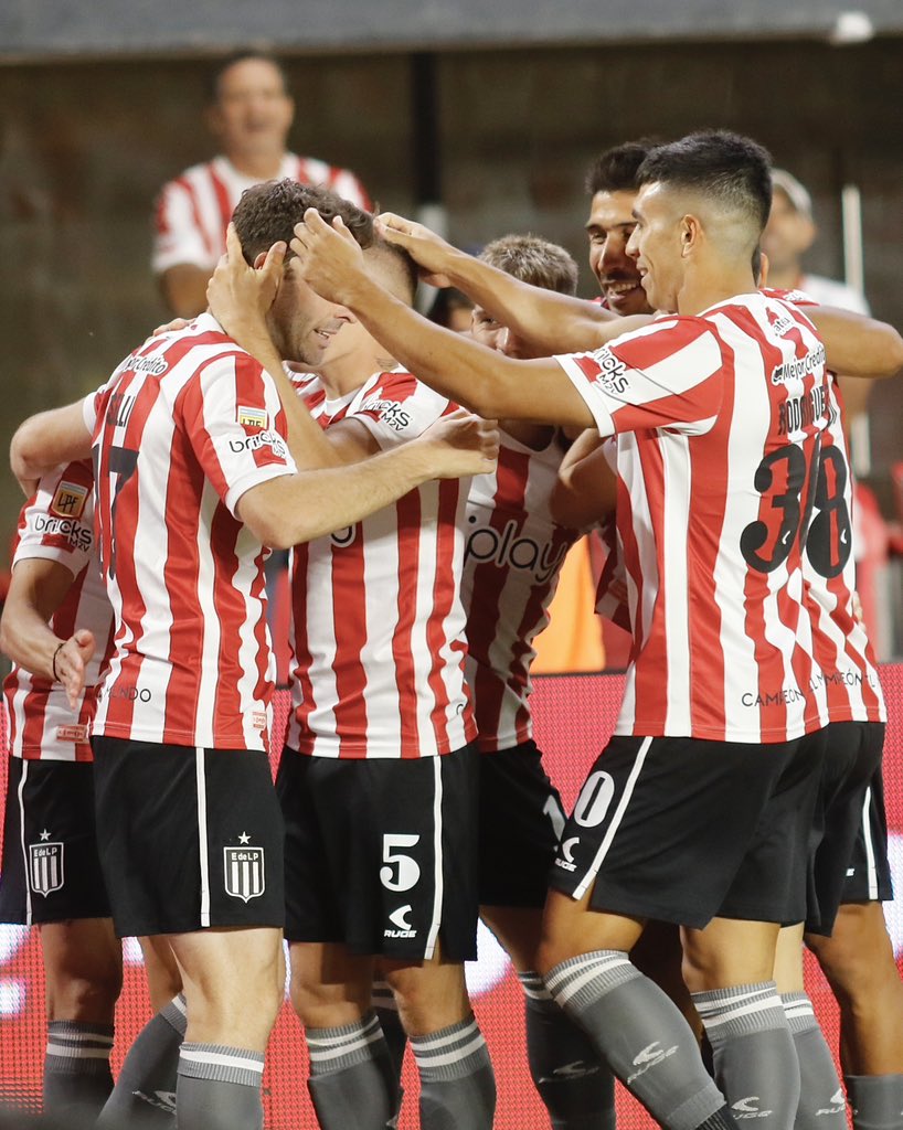 Ascacibar97's tweet photo. Muy feliz por la victoria y por un nuevo gol ⚽️❤️
Seguimos 💪🏼 @EdelpOficial https://t.co/jYVrLT3BZb