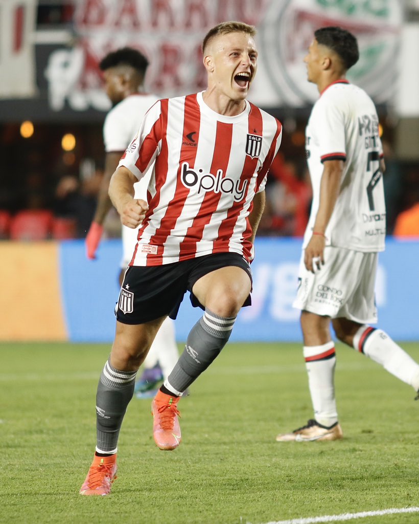 Ascacibar97's tweet photo. Muy feliz por la victoria y por un nuevo gol ⚽️❤️
Seguimos 💪🏼 @EdelpOficial https://t.co/jYVrLT3BZb