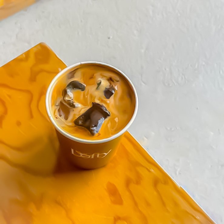 LoftyCoffee's tweet photo. من الخيارات المفضلة في #لوفتي_كافيه آيس فلات وايت 🤍 https://t.co/ogXBVU0oxh