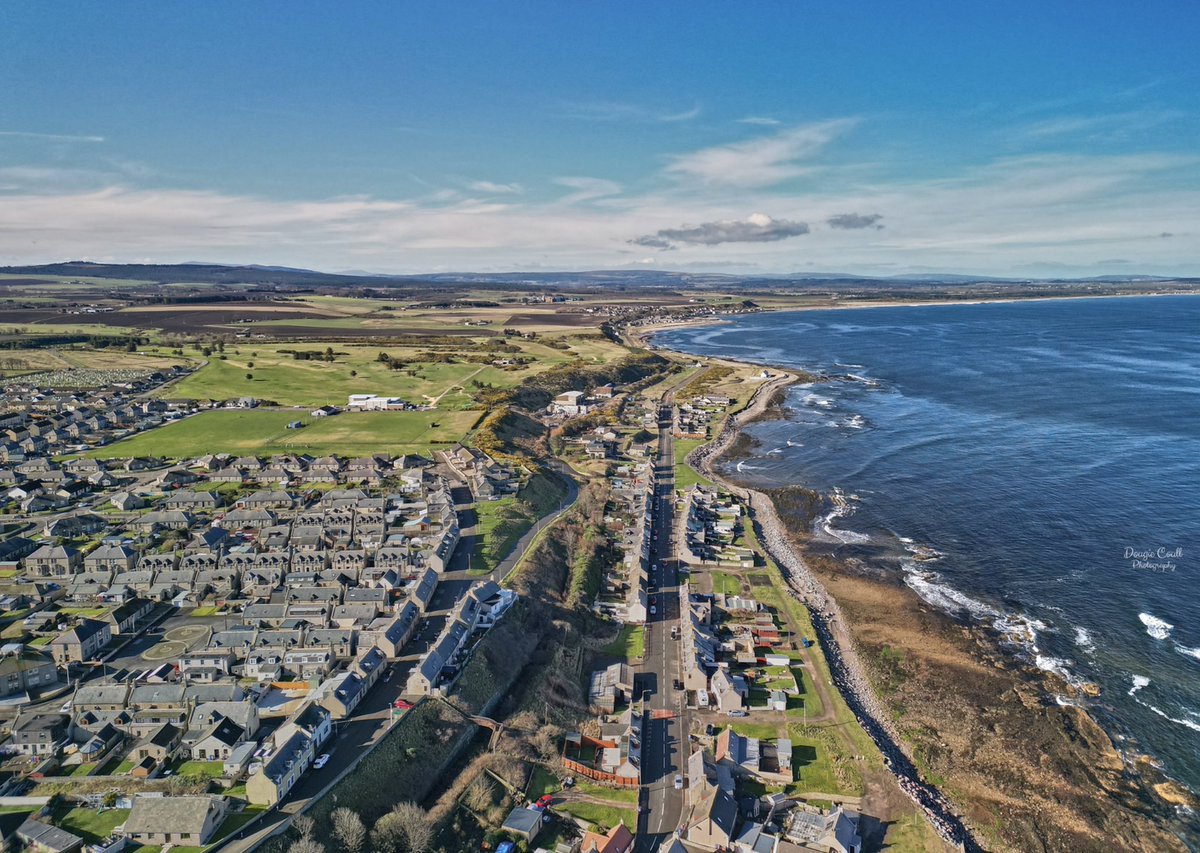 DougieCoullPix's tweet photo. Few drone shots over Buckpool.
#moray #buckpool #scotland #drone #dronephotography https://t.co/KUtZVY48bD