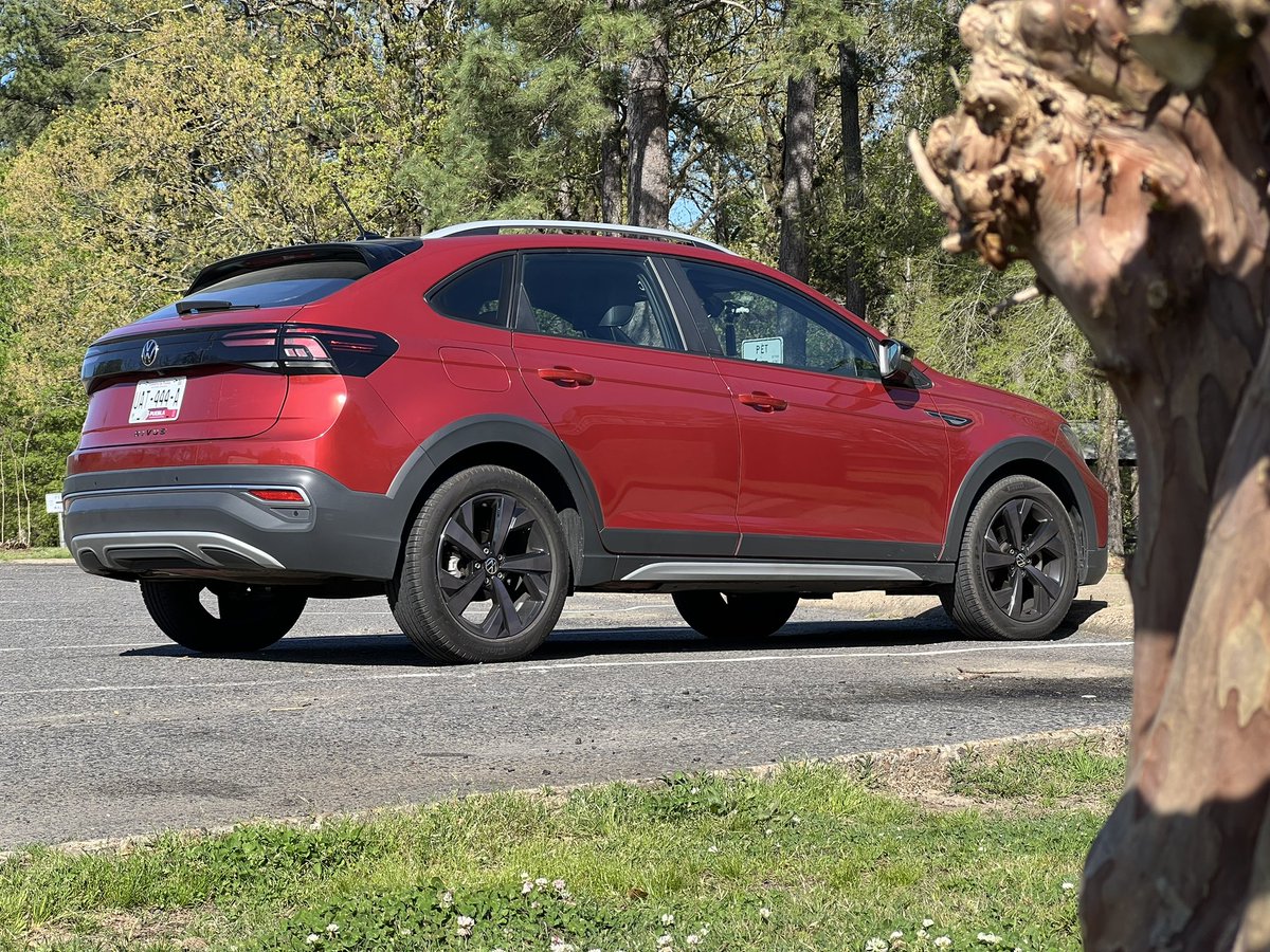 hablamosautos's tweet photo. Pero, ¿por qué llevamos el @Volkswagen_MX #VWNivus al @NYAutoShow?

Este bello SUV B coupe es finalista Top 3 en la categoría World Urban Car en los @WorldCarAwards 2023.

No sabemos si ganará, pero como no se vende en 🇺🇸 lo trajimos desde 🇲🇽 https://t.co/5ZSAs8A8nh