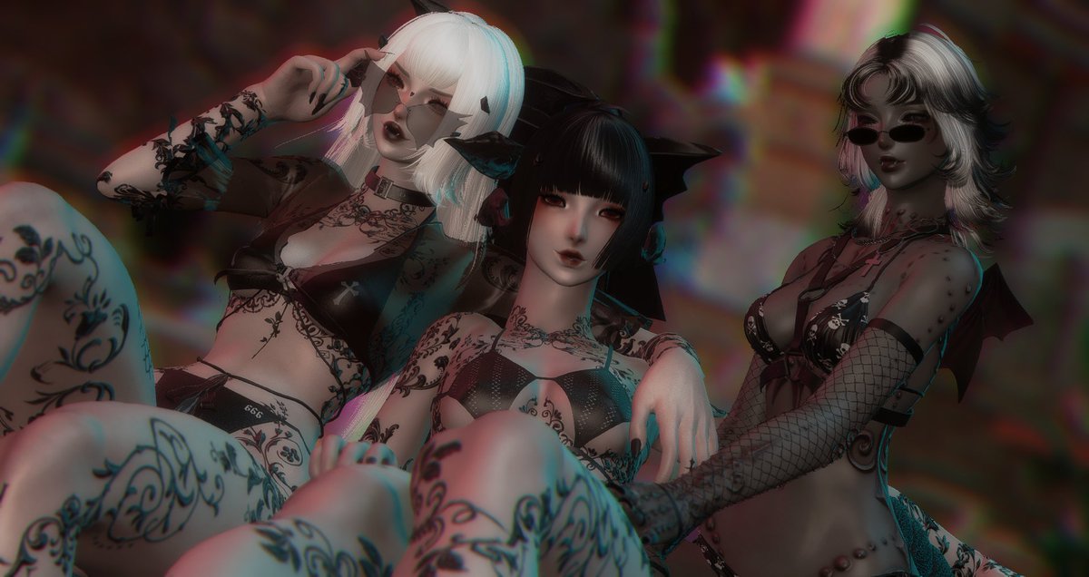 urusuzaki's tweet photo. ahh almost forgot to post my lovely night with @adoremorte and @MaidenMourge 🫀i love you ladies

#crystalkickback https://t.co/WQ2rAqOfdv