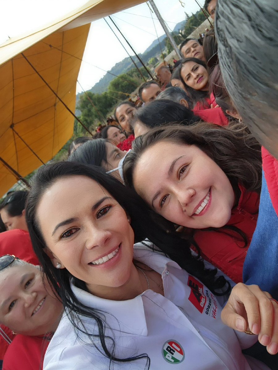 andreanavaj's tweet photo. Unidos somos invencibles ❣️💪
@AlejandraDMV 
@AnaKGSantamaria https://t.co/OVI4rrhDZR