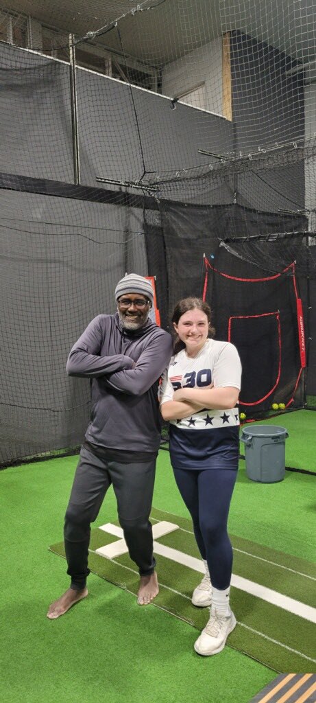Had an amazing session with movement & speed coach @AdarianBarr at @BlackCatFP to fine tune my takeoff. Getting in some extra pitching workouts before the season starts! #HipDrive #levers @LadyDukesElite @IHartFastpitch @SBRRetweets