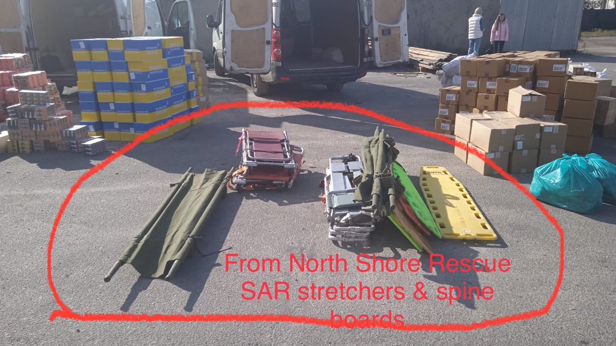 defendukraini's tweet photo. 🇨🇦♥️🇺🇦GREAT FLASHBACK!
#ProjectHawkeye 🍎
Last October
Our hero driver-medic
Of Project Konstantin
& @NSRescue
SAR #StretchersForUkraine
Early aid caravan
Just after
Ukraine army's
liberation of #Izyum
From #NorthVancouver 🇨🇦
To #Bakhmut front
How do you like them apples! https://t.co/GZ8s0XCyO5