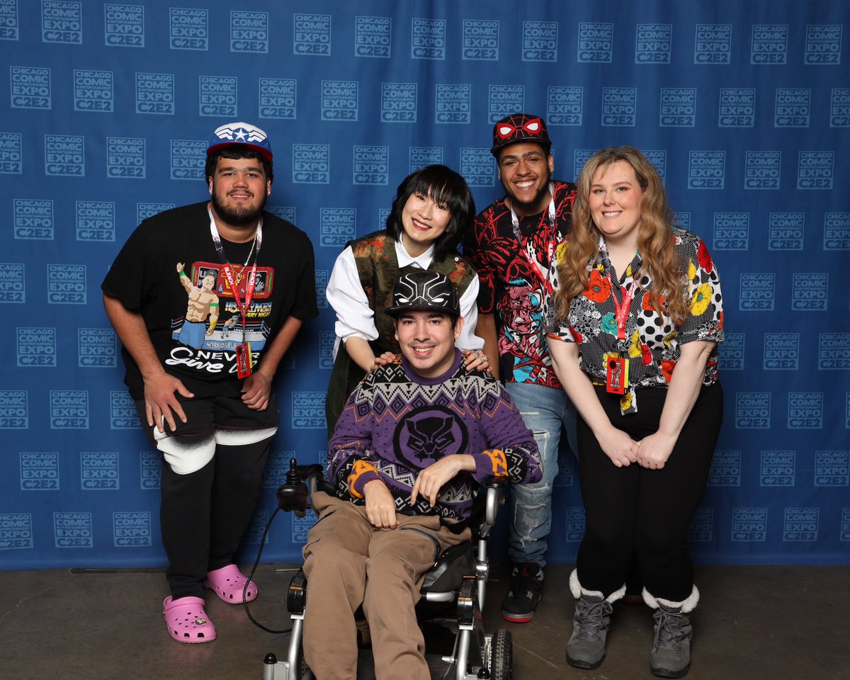 SpiderTato23's tweet photo. If my Dad wasn’t going to let me into his empire, I was going to build my own … @mengerzhang @c2e2 she was soooooo nice #mengerzhang #c2e2 #shangchi #shangchiandthelegendofthetenrings #xuxialing #tenrings #themandarin #marvel #comics #marvelcomics #mcu #marvelstudios #photop https://t.co/Tv5OBnBbqT