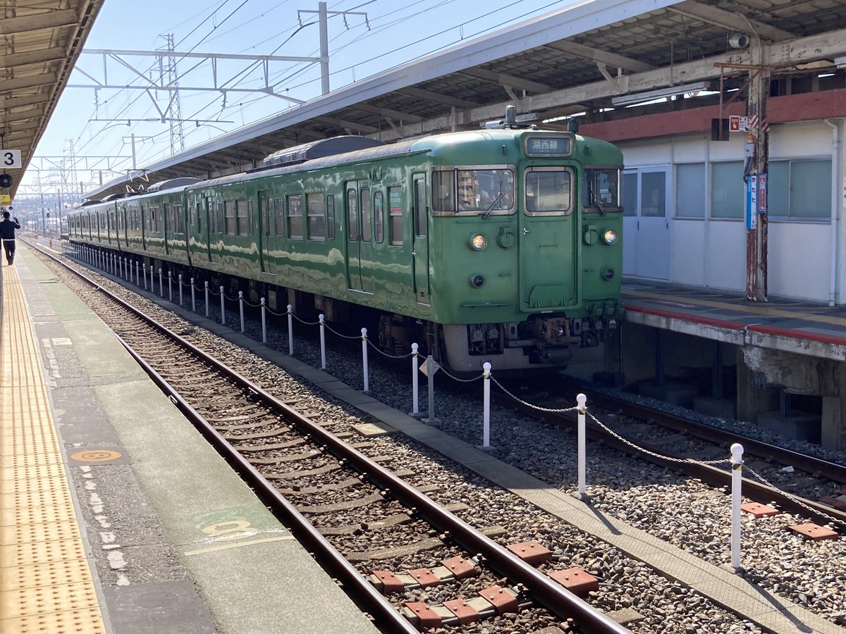 6_h5f's tweet photo. 本当にいなくなっちゃったんやな
かなしい
#ありがとう113系
#ありがとう117系 https://t.co/8nvXXW1UXj