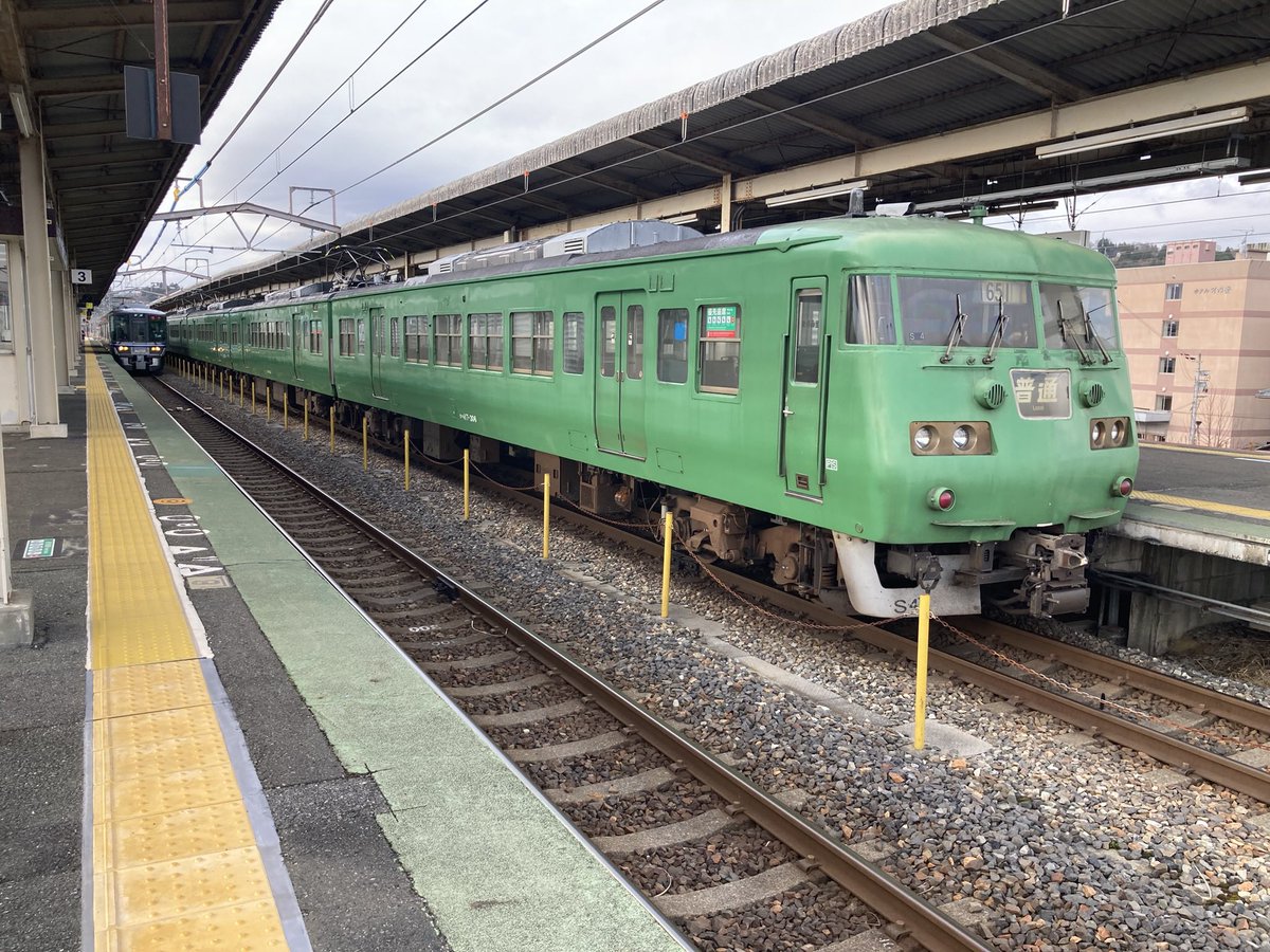 6_h5f's tweet photo. 本当にいなくなっちゃったんやな
かなしい
#ありがとう113系
#ありがとう117系 https://t.co/8nvXXW1UXj