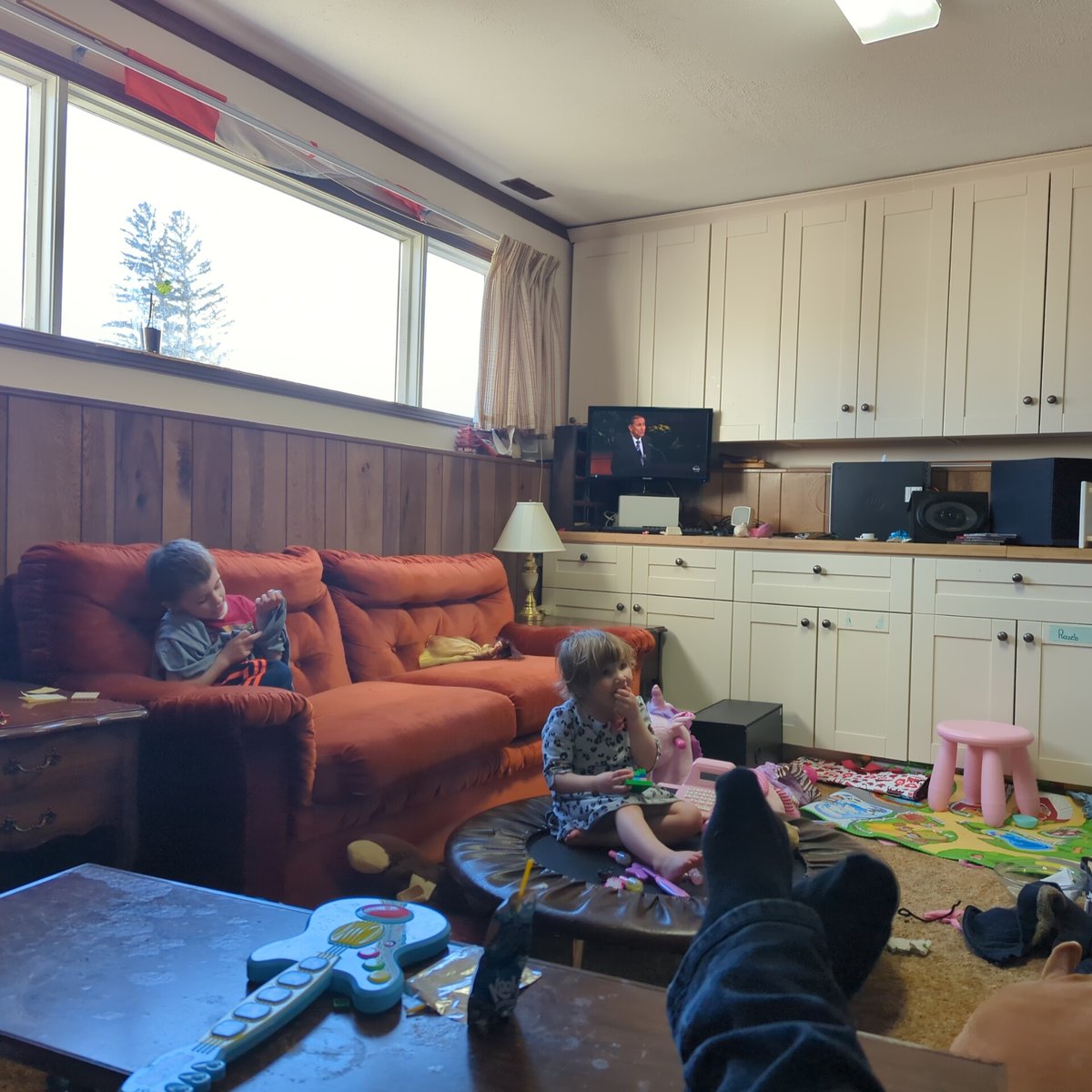 ssdirect152's tweet image. Watching conference with the grandkids .. the toys all over the floor that we cannot show