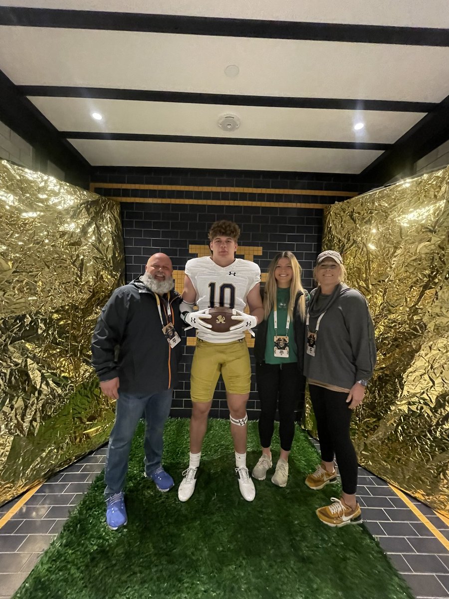 w_rodriguez10's tweet photo. Had a fantastic time today at Notre Dame! Will be back soon! ☘️ @Marcus_Freeman1 @GeradParker1 @GinoGuidugli @ISDUpdate https://t.co/LdMfkUeF1q