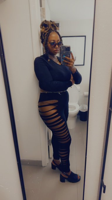 Watch Nefertitties's leaked NSFW photo on TwXstars